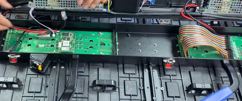 Basic concept and positioning of the HUB board - LED display screen